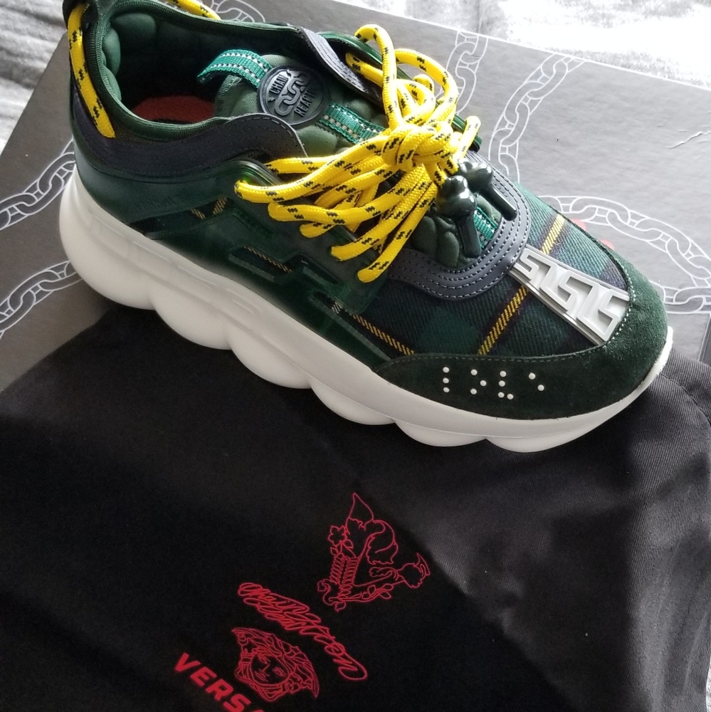 Chain reaction Versace sneakers 100% authentic